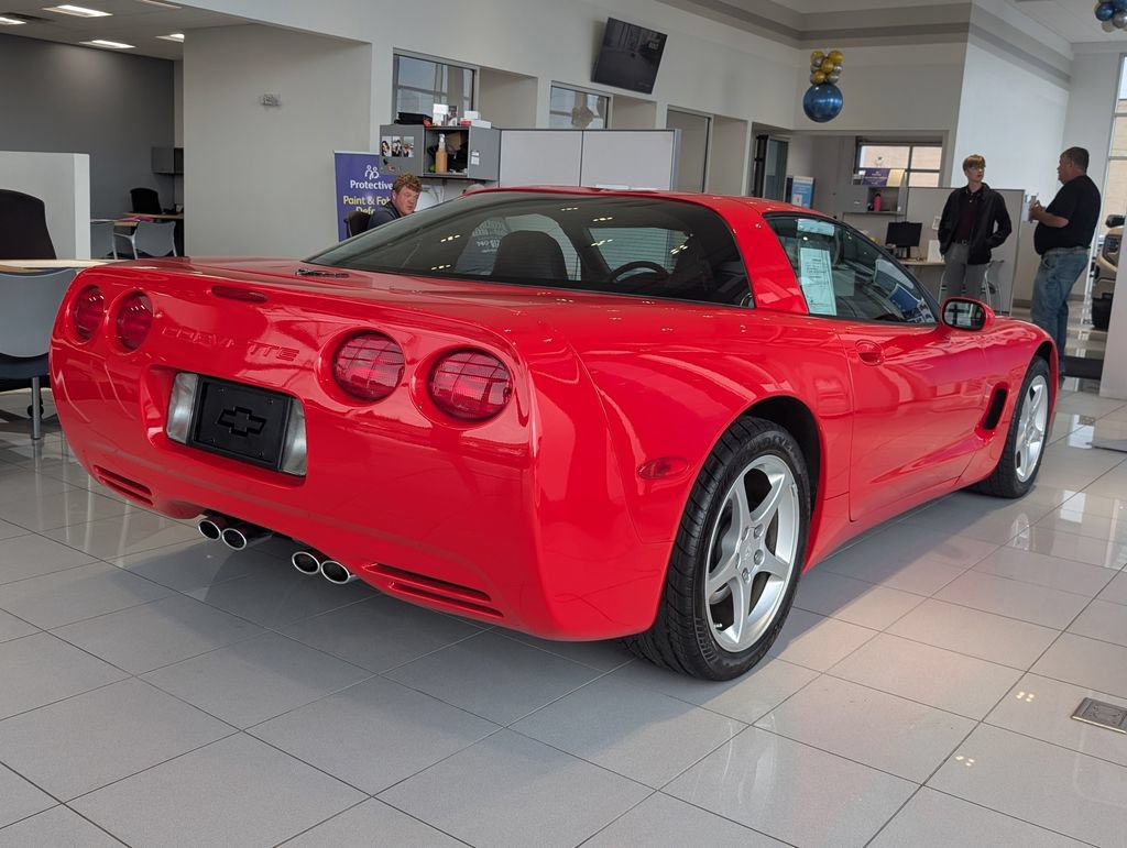 Used 2004 Chevrolet Corvette Coupe RWD image 7