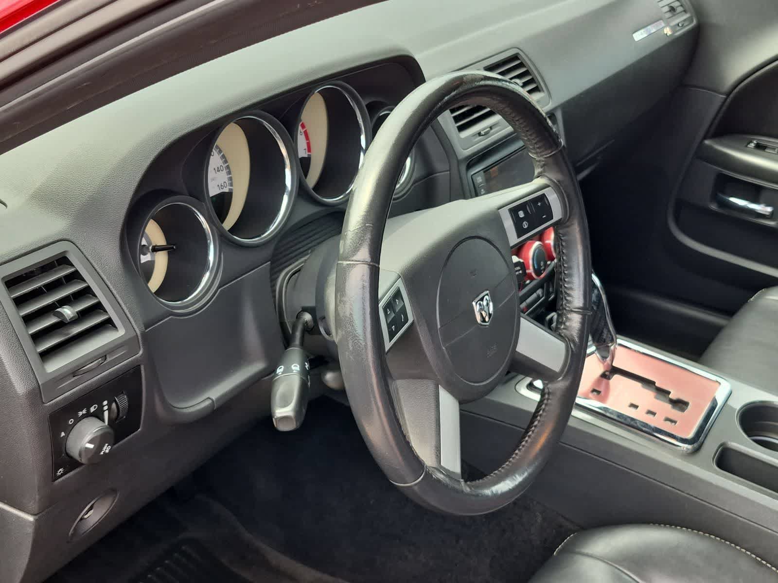 Used 2009 Dodge Challenger R/T RWD image 10