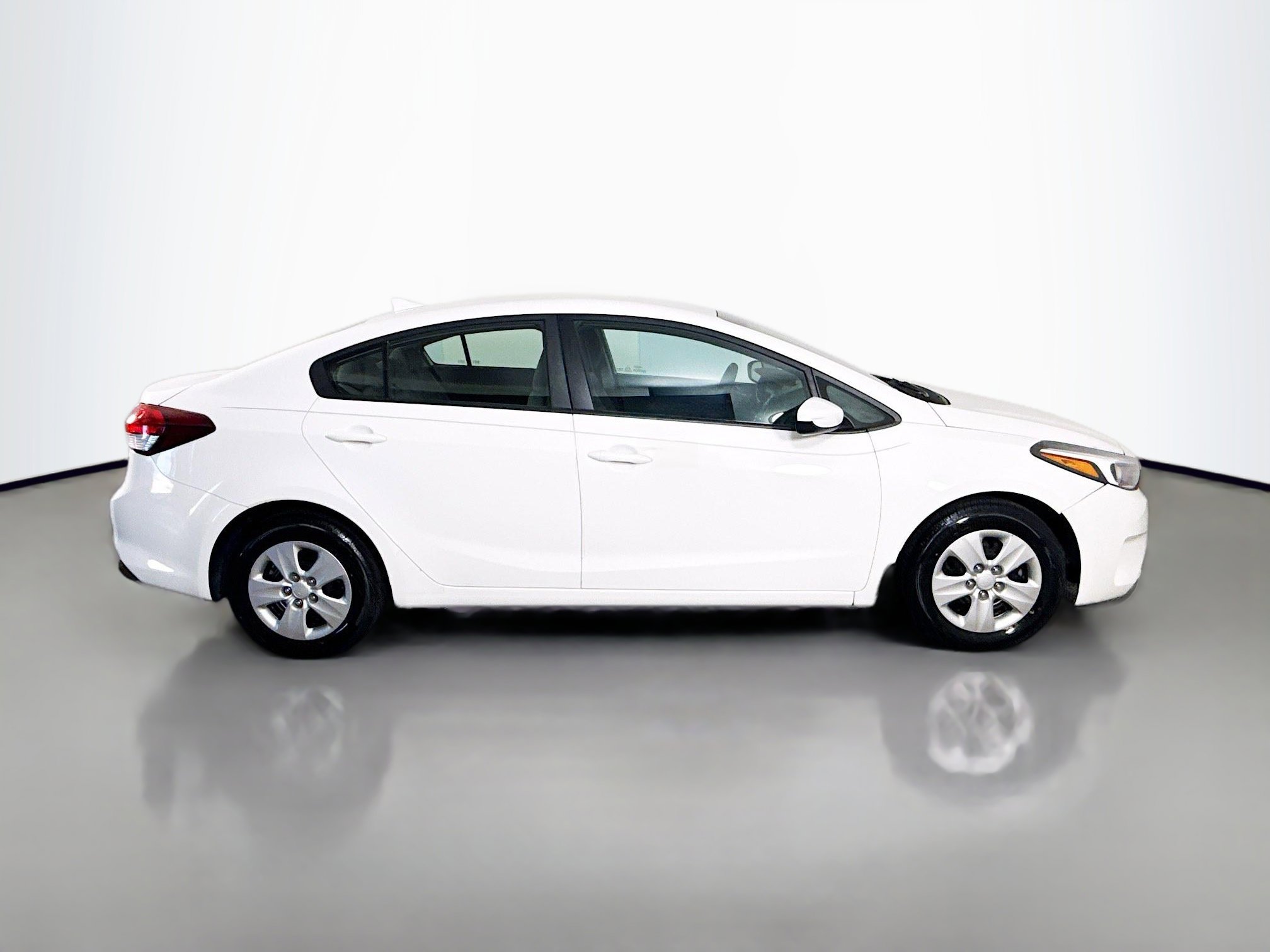 Used 2017 Kia Forte LX image 11