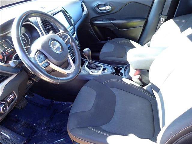 Used 2015 Jeep Cherokee Latitude w/ Cold Weather Group image 11