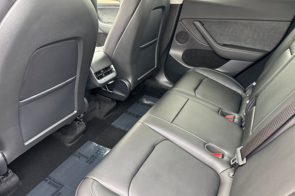 Used 2025 Tesla Model Y Long Range image 11