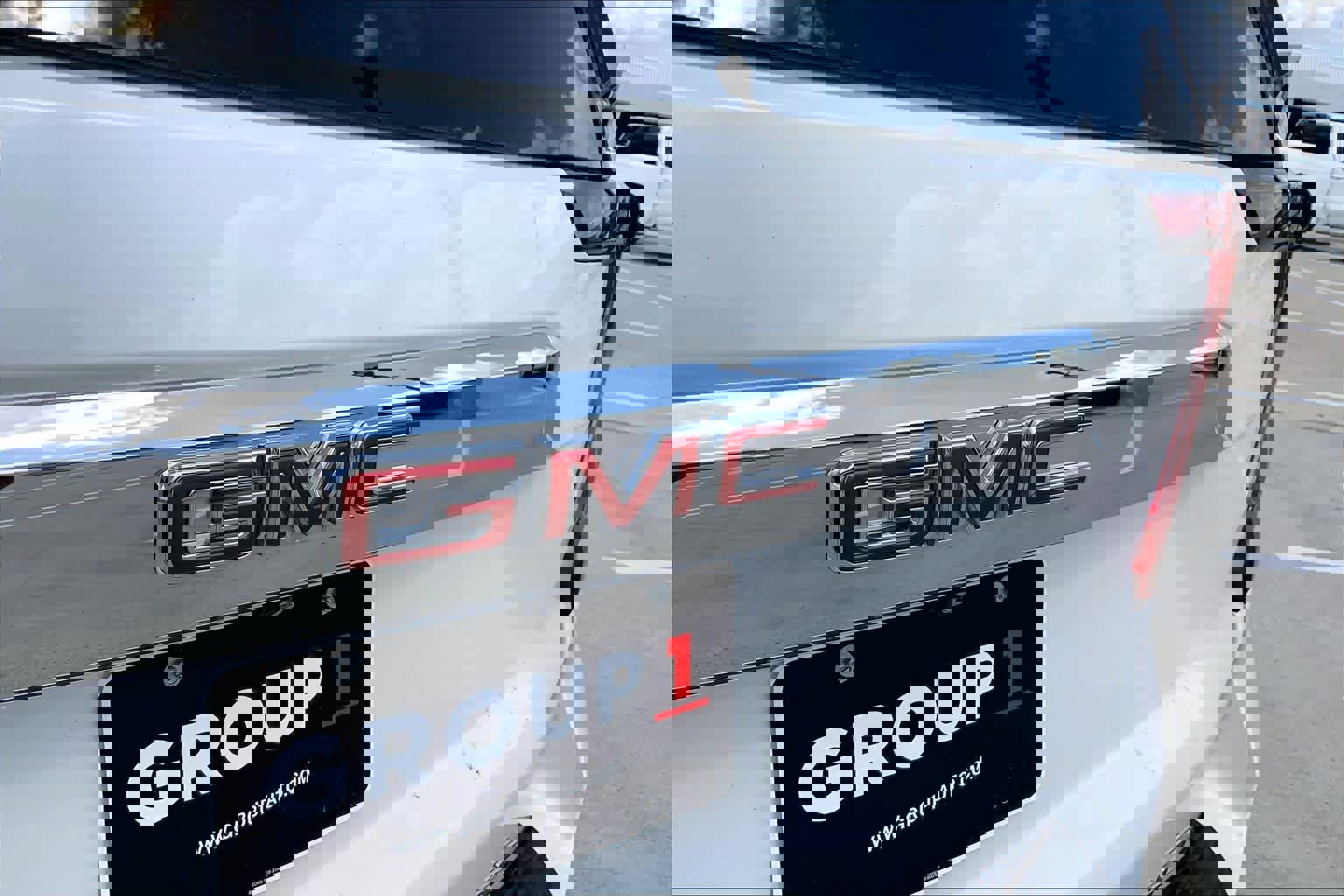 Used 2023 GMC Yukon SLT w/ SLT Premium Package AWD/4WD image 31