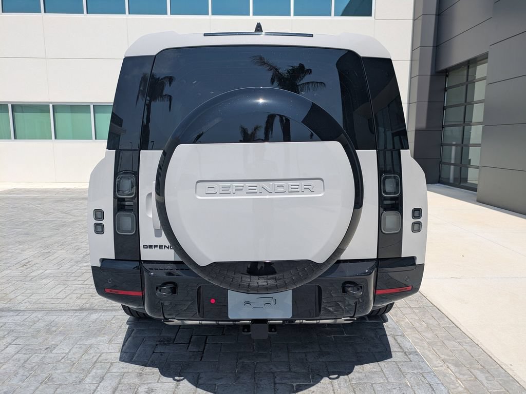 New 2026 Land Rover Defender 130 X-Dynamic SE AWD/4WD image 6