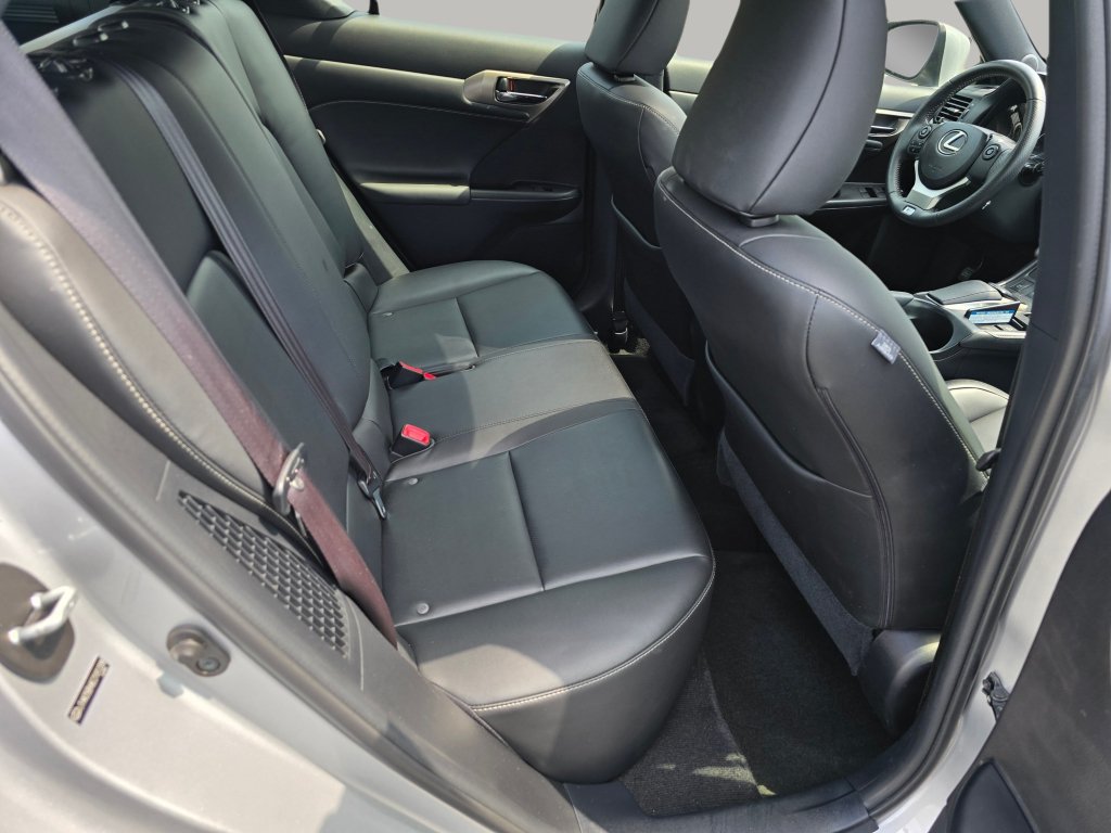 Used 2014 Lexus CT 200h w/ F Sport w/Nuluxe Interior FWD image 29