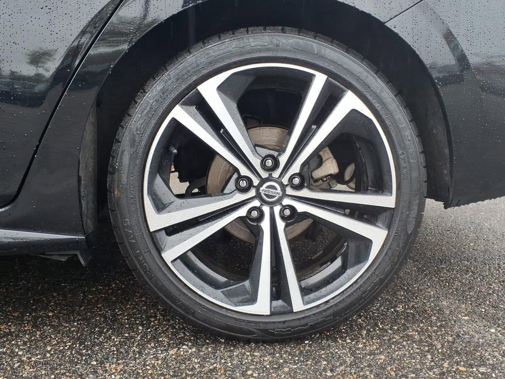 Used 2021 Nissan Sentra SR w/ SR Premium Package FWD image 25