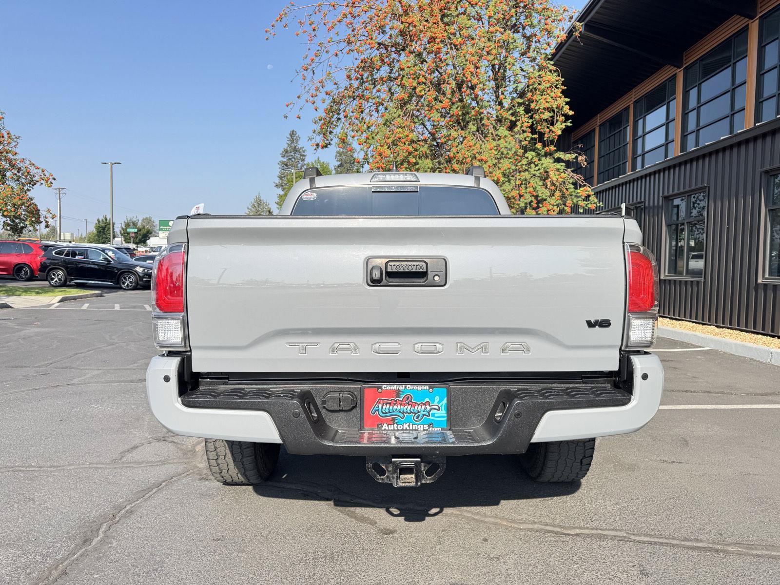 Used 2020 Toyota Tacoma TRD Off-Road w/ Technology Package AWD/4WD image 4