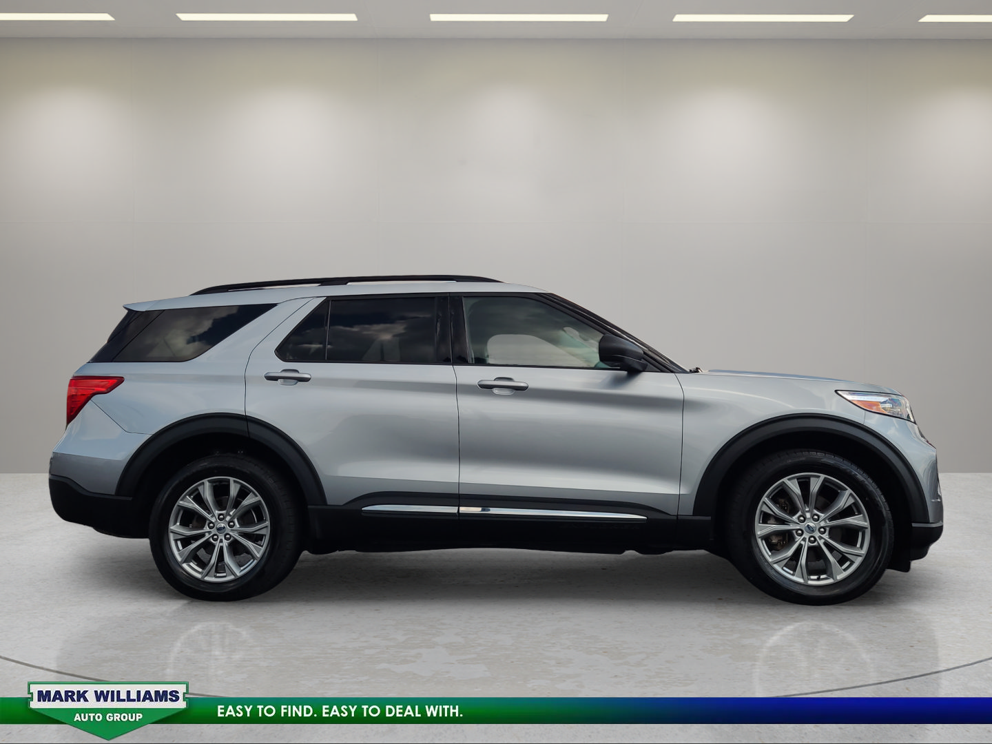 Certified 2023 Ford Explorer XLT w/ Equipment Group 202A AWD/4WD image 2