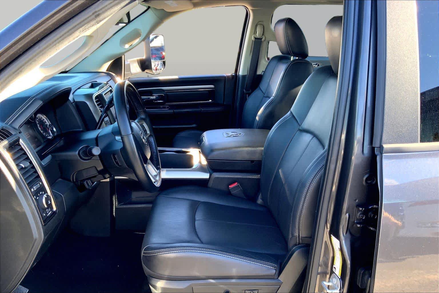 Used 2018 RAM 2500 Laramie w/ Sport Appearance Group AWD/4WD image 8
