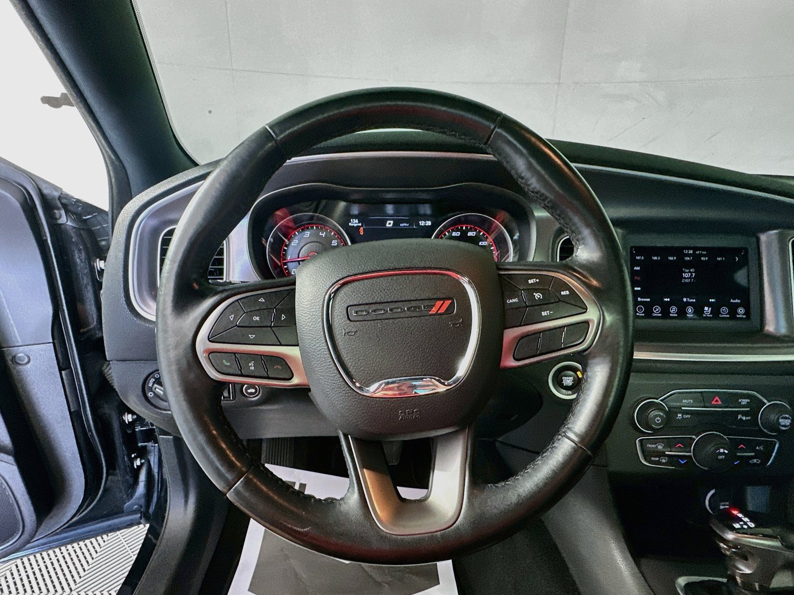 Used 2021 Dodge Charger SXT w/ Leather Interior Group RWD image 11
