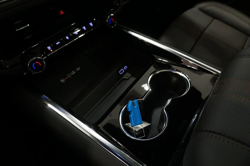 New 2026 Chevrolet Suburban High Country image 17