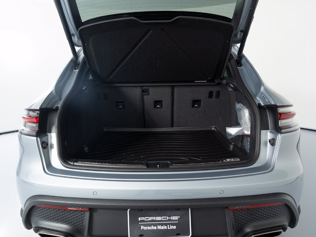 Certified 2026 Porsche Macan AWD/4WD image 49