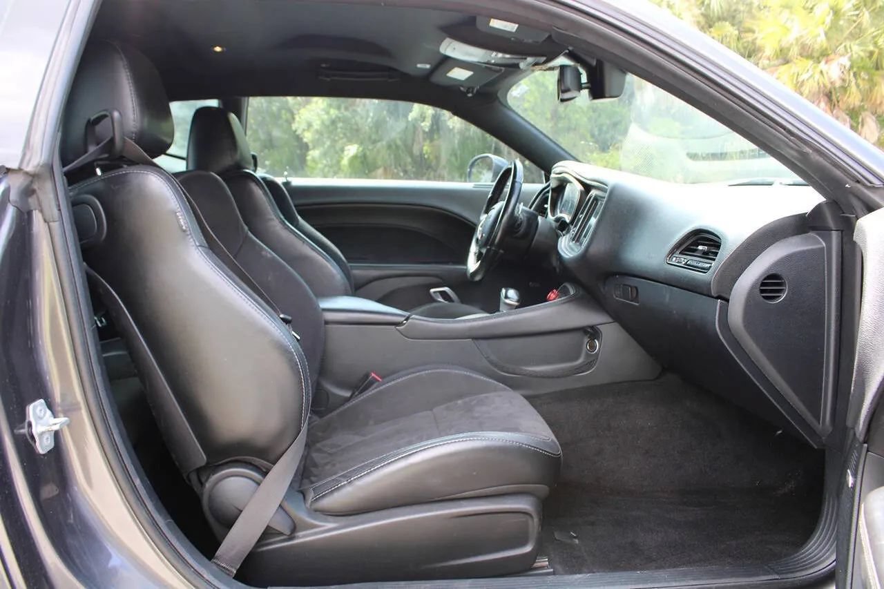 Used 2018 Dodge Challenger R/T Plus RWD image 9