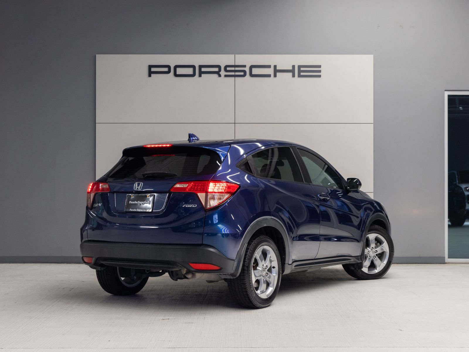 Used 2017 Honda HR-V LX image 7