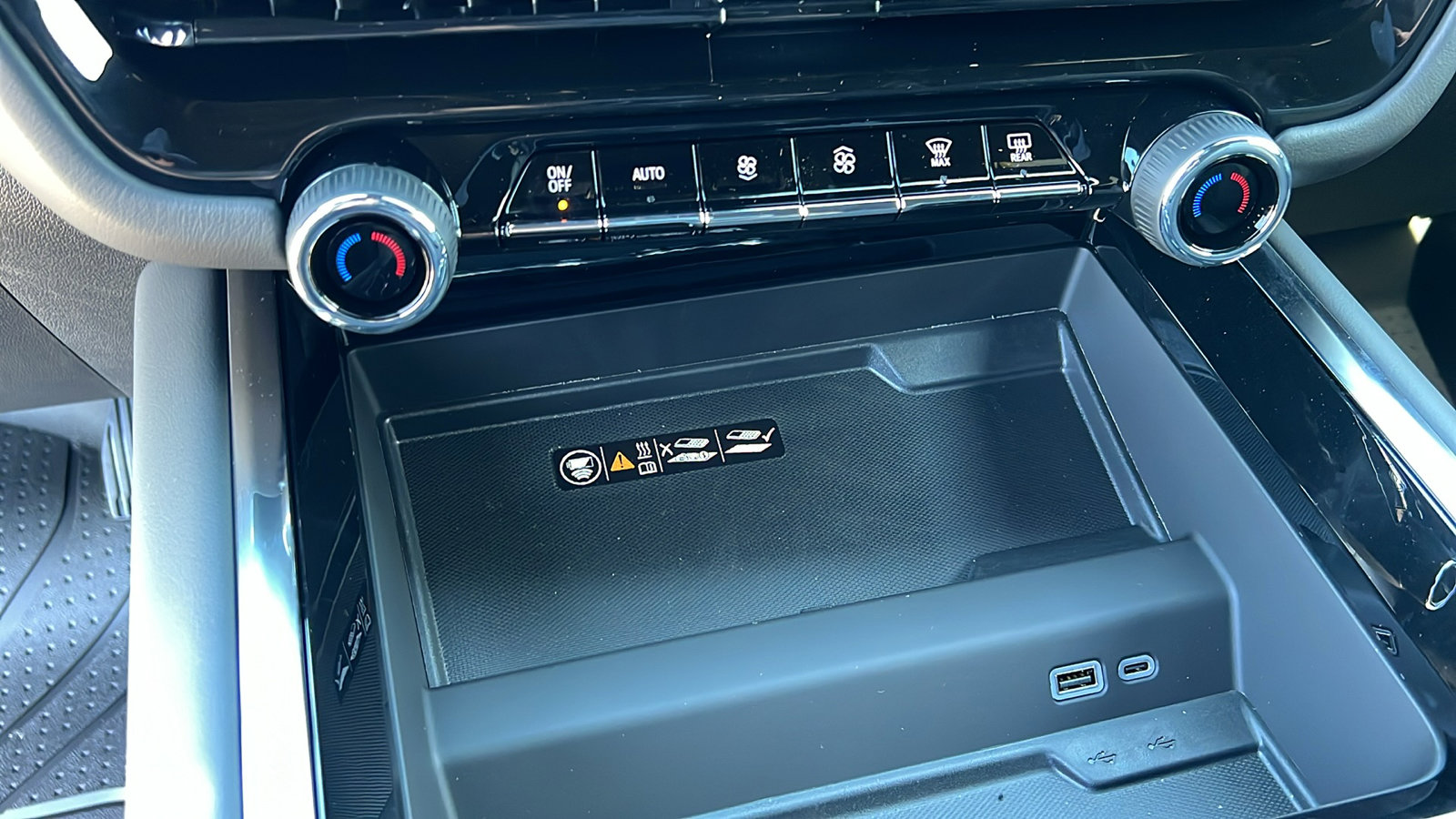 New 2026 Chevrolet Suburban LT w/ Comfort Package image 26