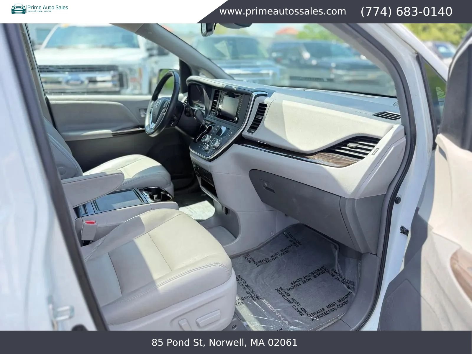 Used 2019 Toyota Sienna XLE w/ XLE Navigation Package FWD image 15