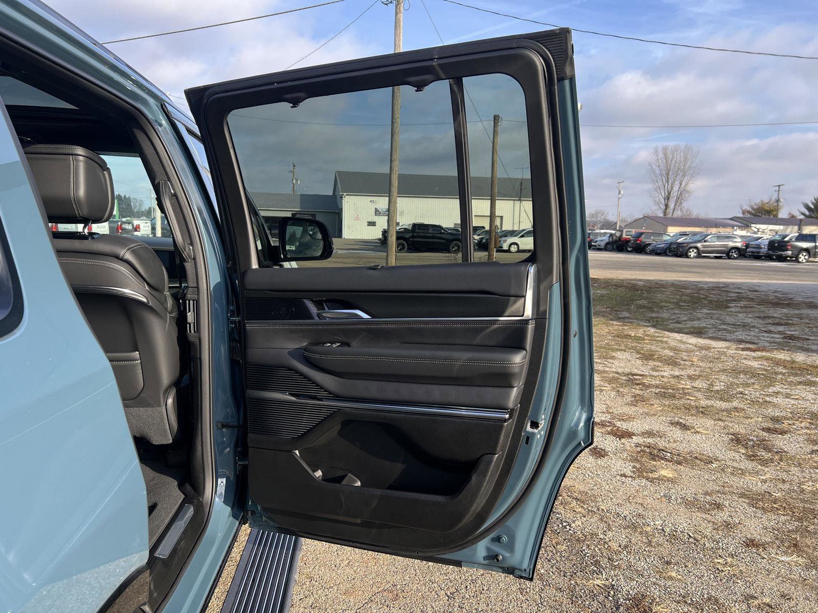 New 2026 Jeep Grand Wagoneer Summit image 41