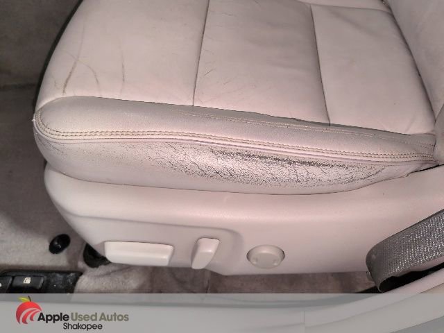 Used 2016 Toyota Camry XLE w/ Moonroof Package image 13