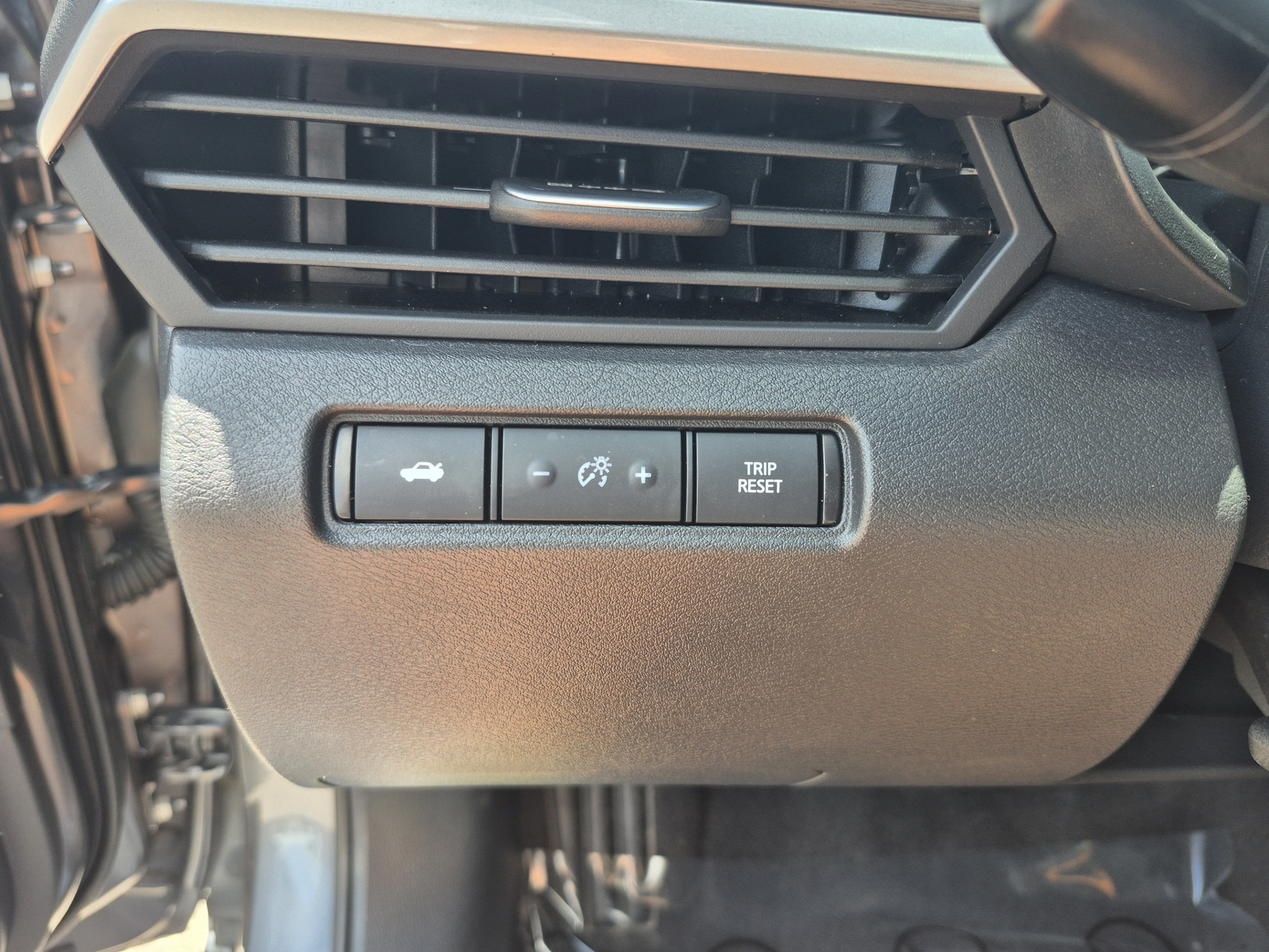 Certified 2025 Nissan Altima 2.5 SV FWD image 28