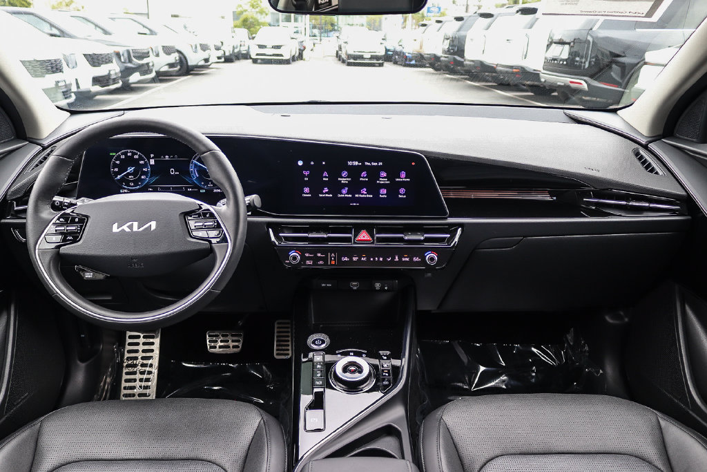 Certified 2025 Kia Niro Wave w/ Wave Preserve Package FWD image 12