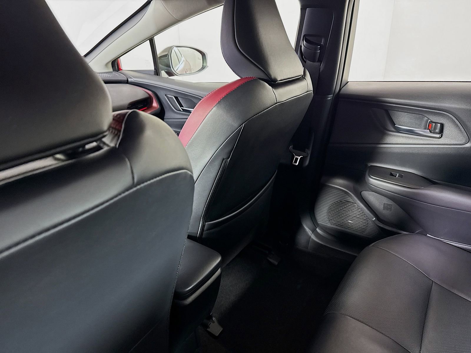 Used 2024 Toyota Prius Prime Premium FWD image 22
