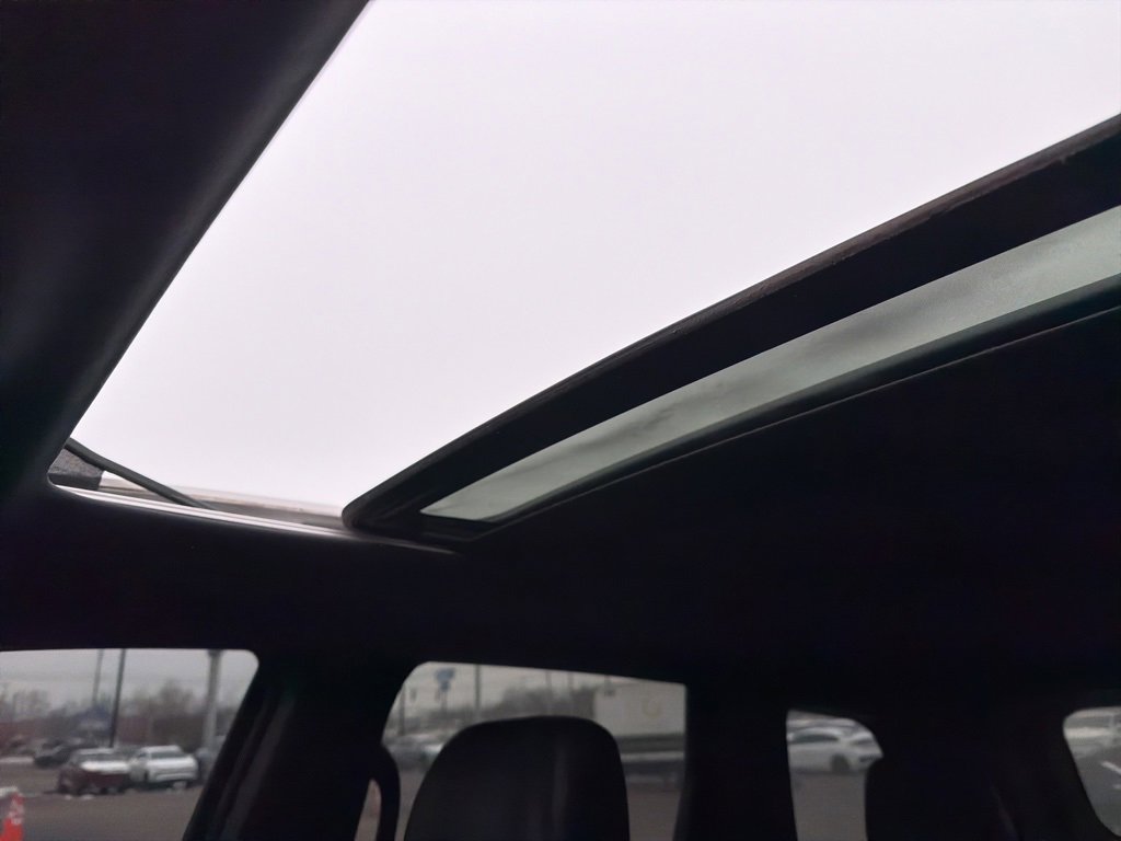 Used 2019 Jeep Grand Cherokee Limited image 13