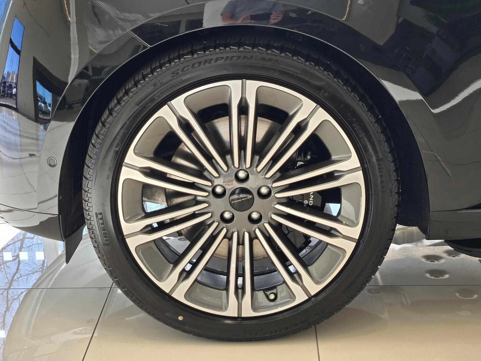 New 2026 Land Rover Range Rover SV AWD/4WD image 6