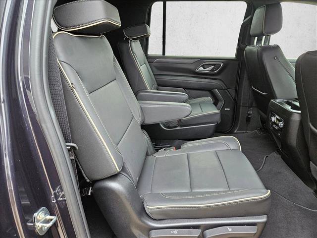 Used 2024 GMC Yukon XL SLT RWD image 18