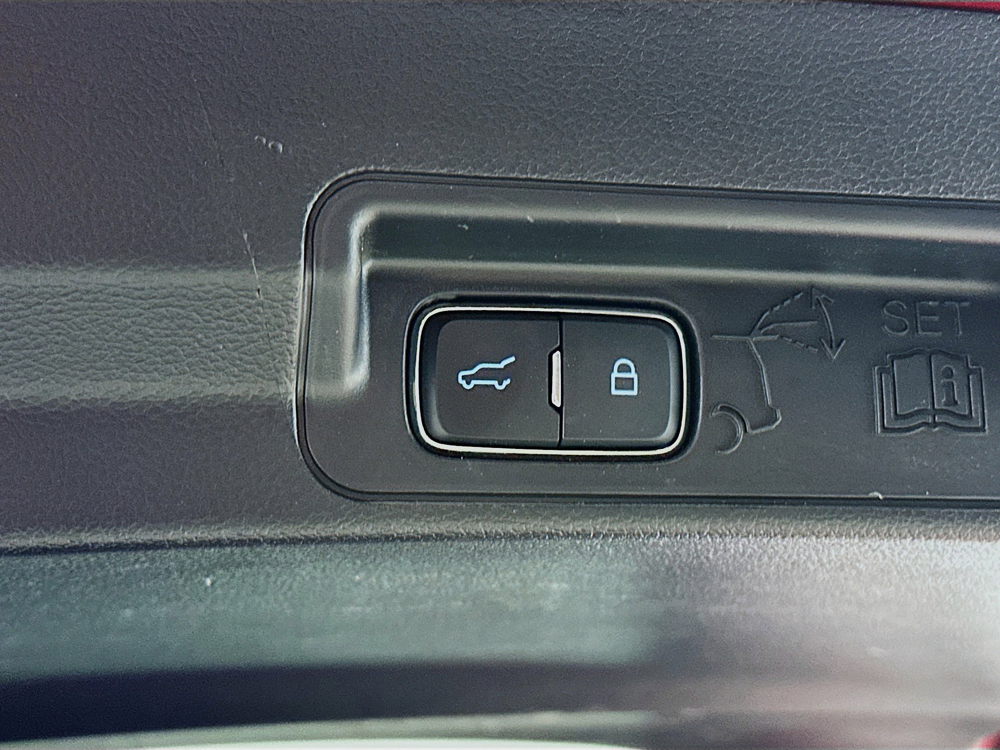 Used 2022 Ford Explorer XLT w/ Equipment Group 202A image 30