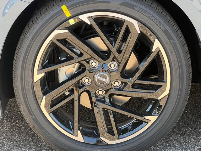 New 2026 Nissan Sentra SR FWD image 6