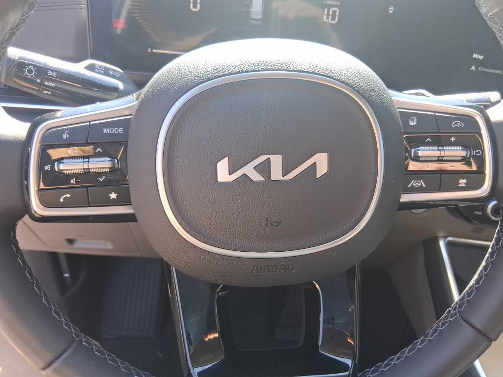 Certified 2026 Kia Carnival EX FWD image 14