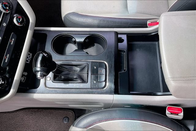 Used 2017 Kia Sedona LX w/ LX Essentials Premium Package FWD image 13