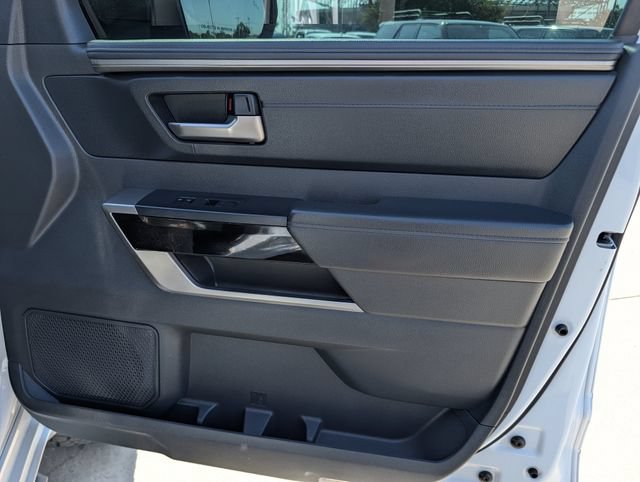 Used 2025 Toyota Tundra Limited AWD/4WD image 34