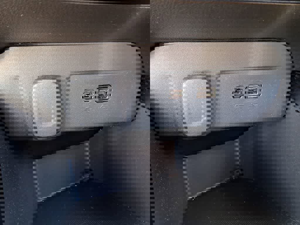 Used 2024 Chevrolet Trax RS w/ Driver Confidence Package FWD image 24