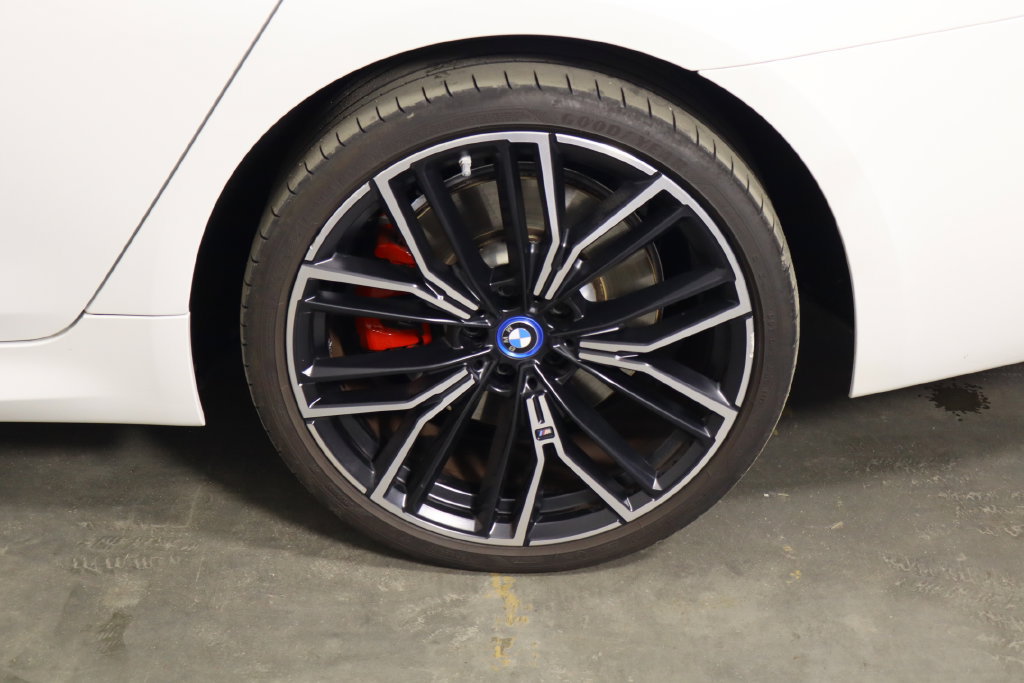 Used 2023 BMW 530e w/ M Sport Package RWD image 46