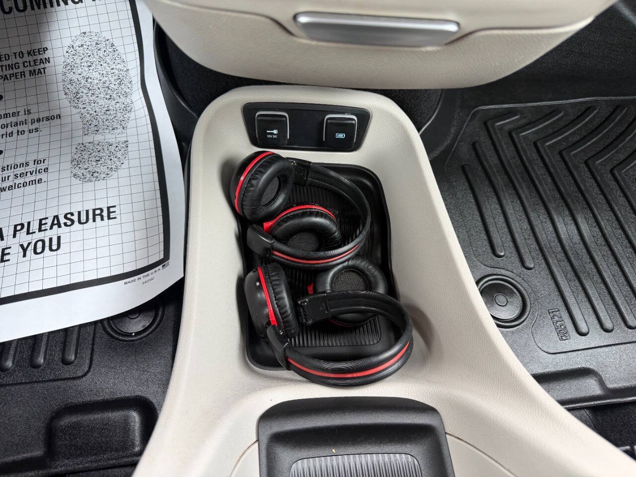 Used 2017 Chrysler Pacifica Touring-L FWD image 26