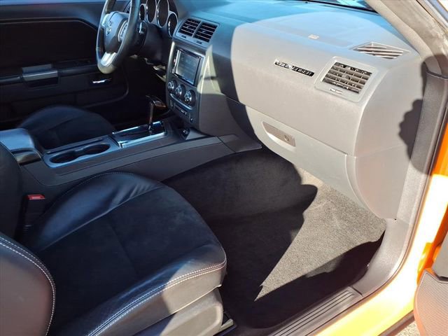 Used 2014 Dodge Challenger R/T RWD image 21