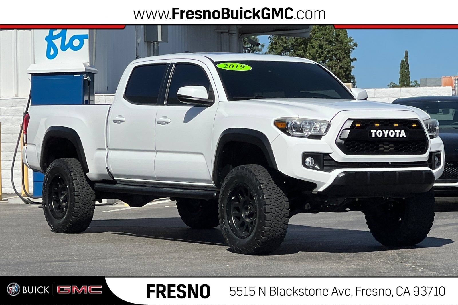 Used 2019 Toyota Tacoma TRD Off-Road w/ TRD Premium Off Road Package AWD/4WD image 1