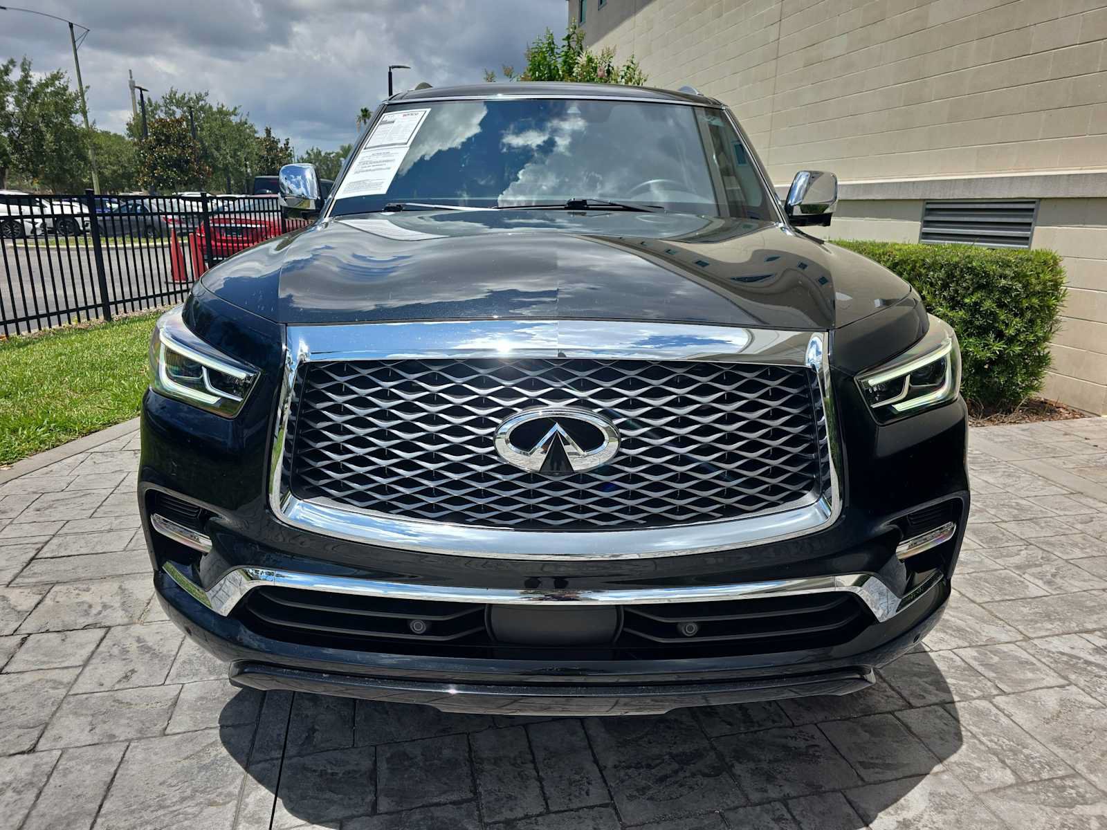Certified 2024 INFINITI QX80 Sensory w/ Cargo Package AWD/4WD image 2