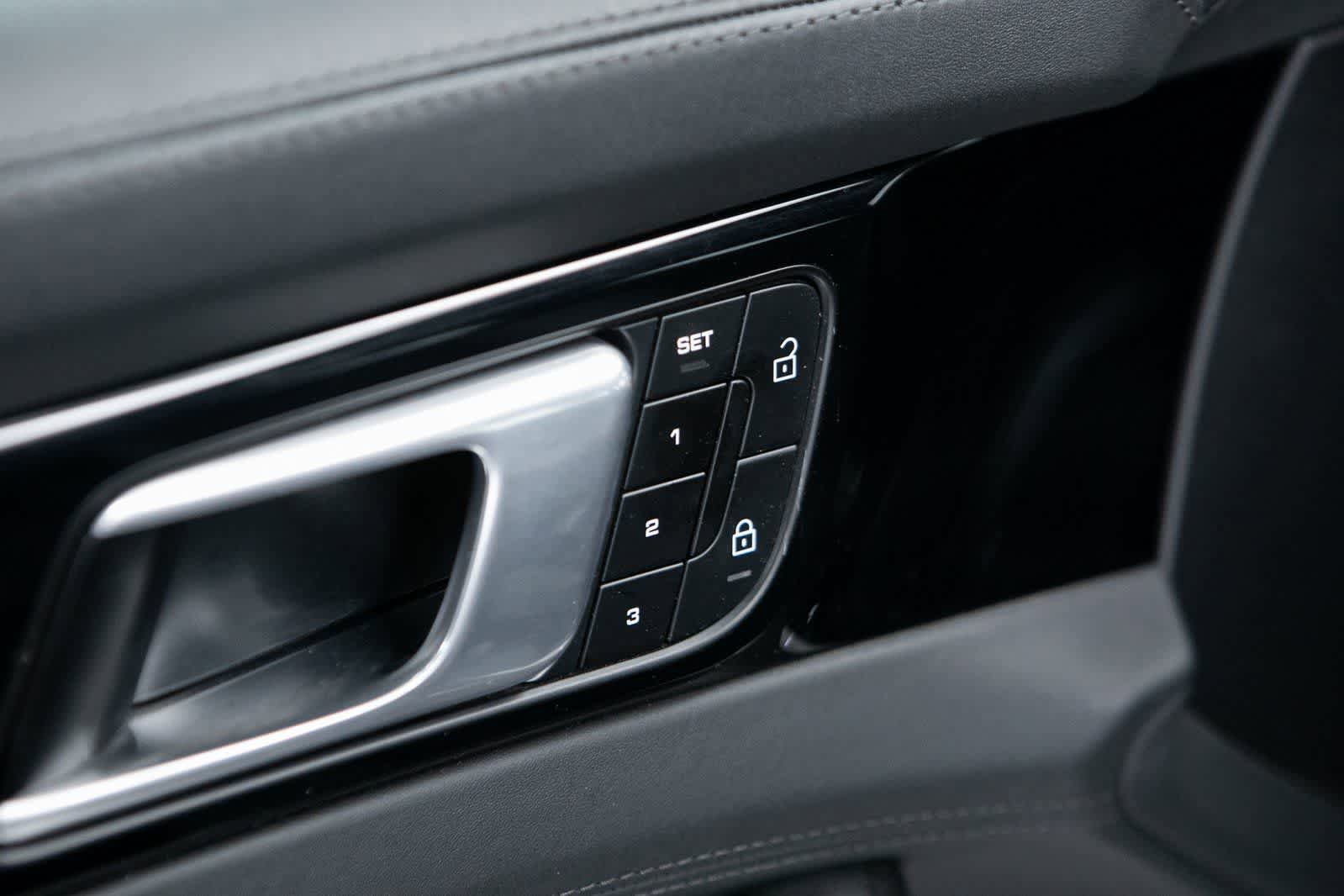 Certified 2022 Porsche Panamera 4S AWD/4WD image 19