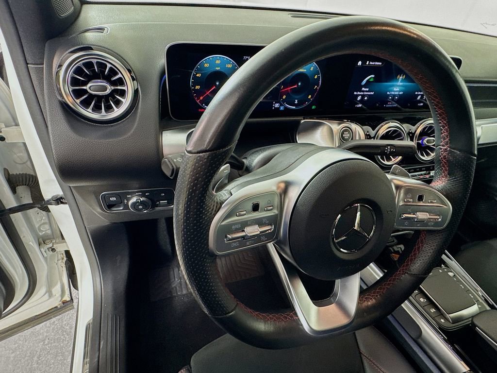 Used 2021 Mercedes-Benz GLB 250 image 11