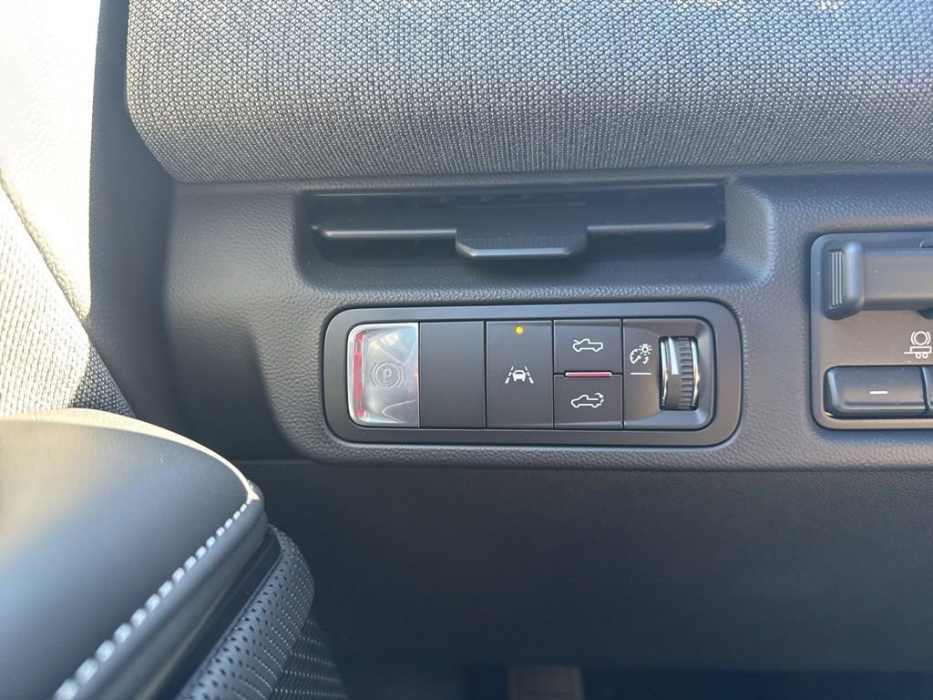 New 2026 GMC Sierra EV Elevation w/ LPO, Elevation Dark Package AWD/4WD image 27