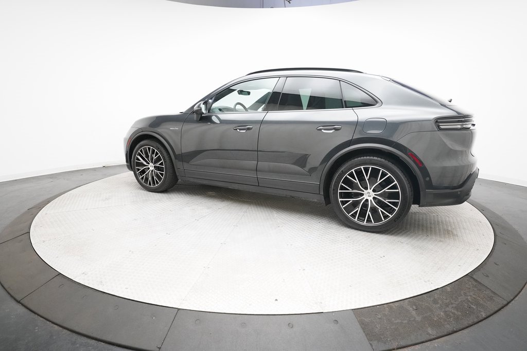 Used 2024 Porsche Macan 4 Electric image 11