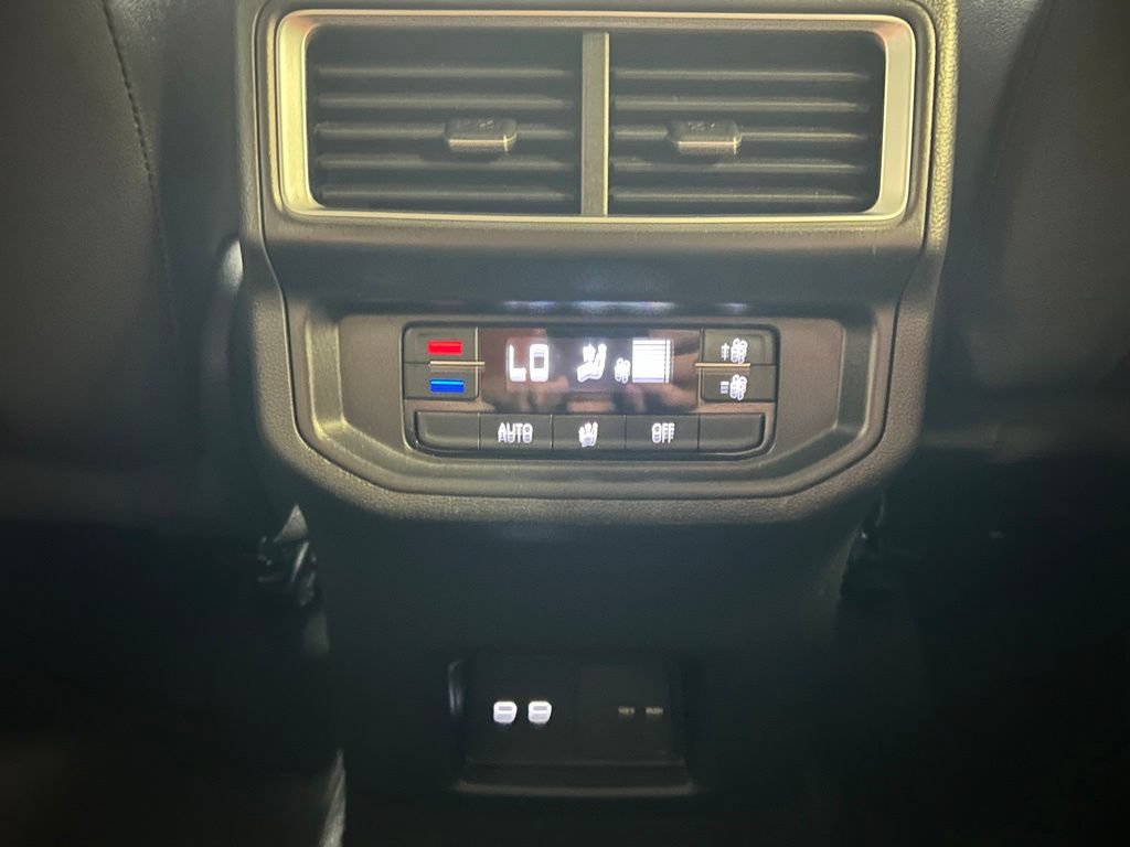 Used 2025 Volkswagen Atlas SE AWD/4WD image 20