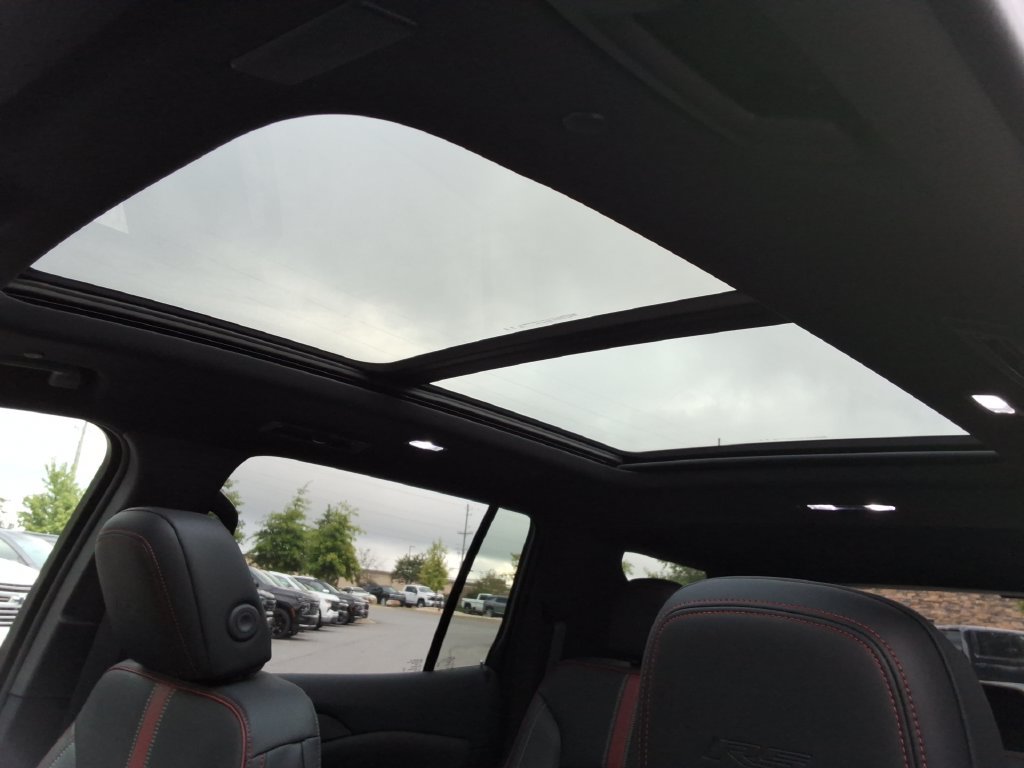 New 2027 Chevrolet Traverse RS FWD image 23