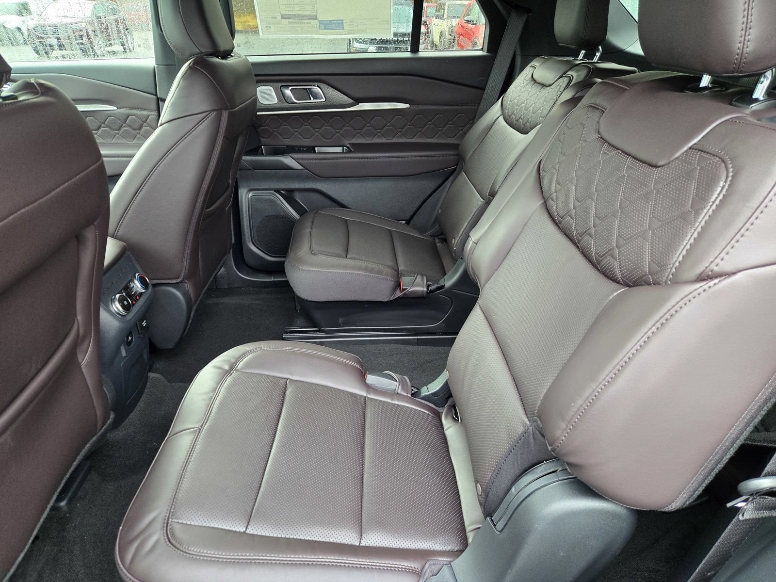 New 2026 Ford Explorer Platinum w/ LUX Leather Package AWD/4WD image 6