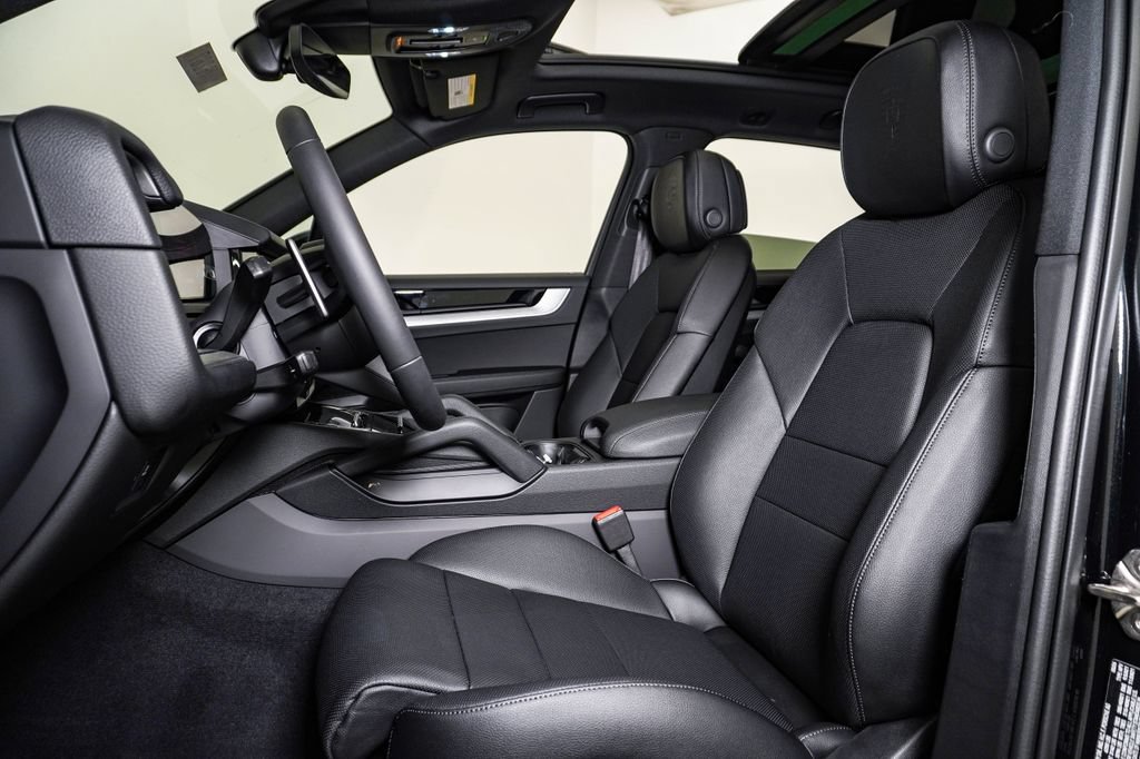 New 2026 Porsche Cayenne AWD/4WD image 5