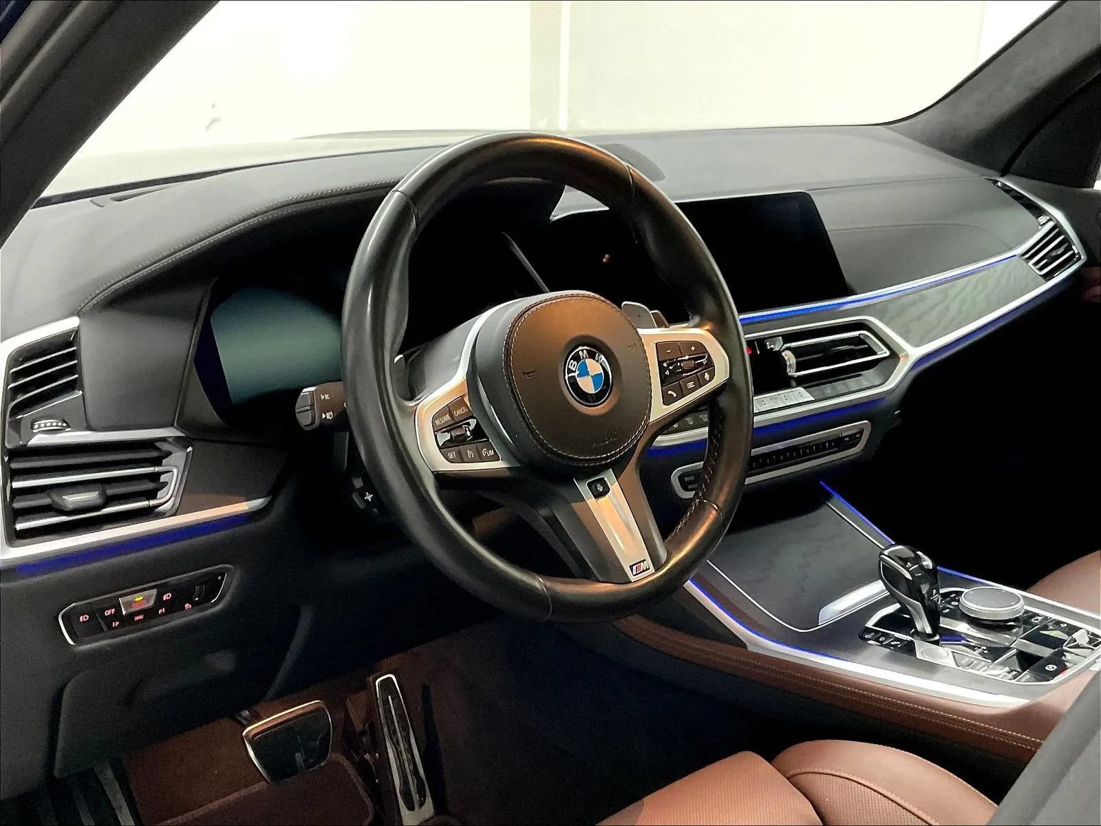 Used 2022 BMW X7 xDrive40i w/ M Sport Package AWD/4WD image 10