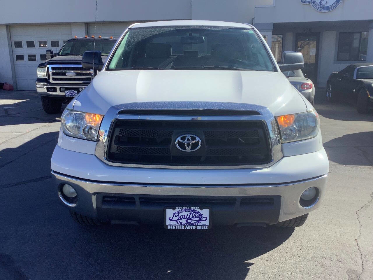 Used 2013 Toyota Tundra Grade 4x4 4dr CrewMax Cab Pick image 5