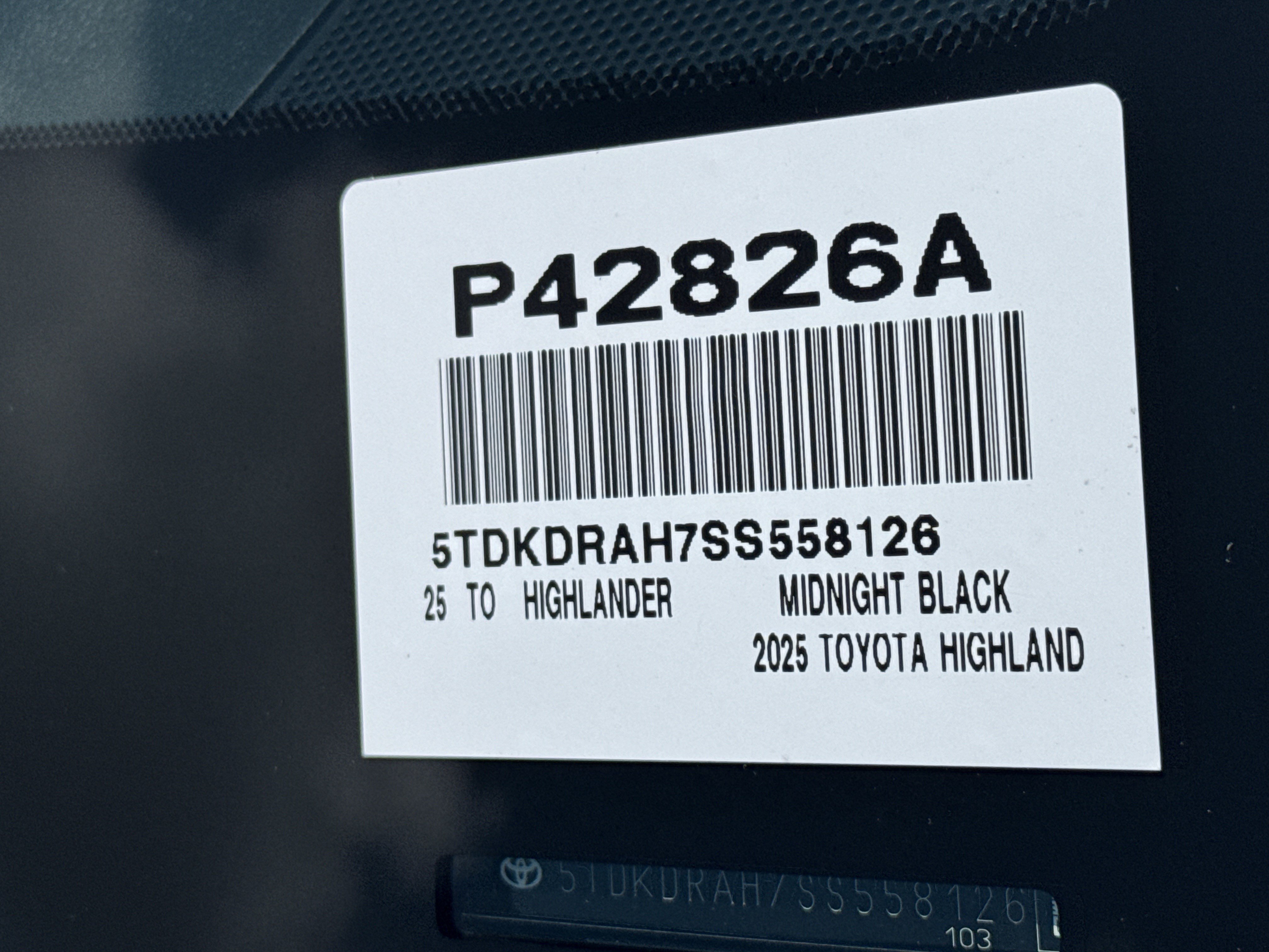 Used 2025 Toyota Highlander LE FWD image 36