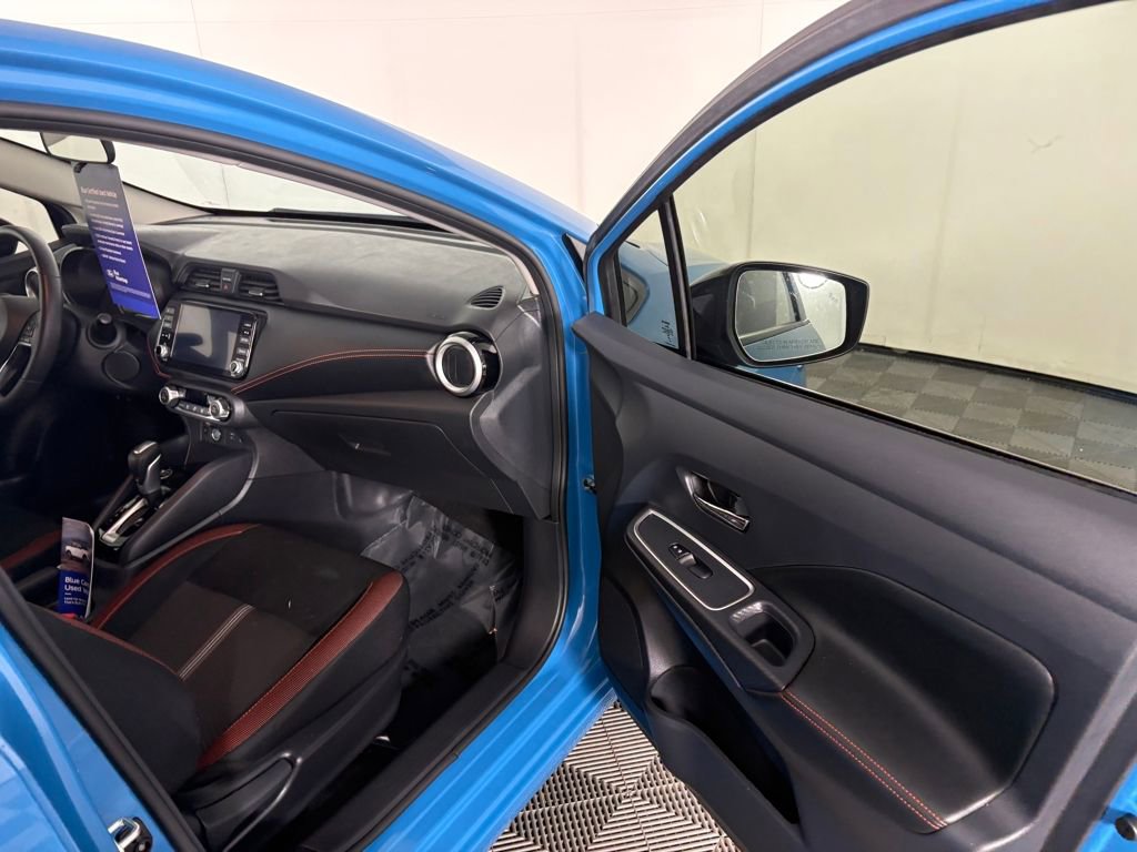 Used 2025 Nissan Versa SR w/ Trunk Package image 33